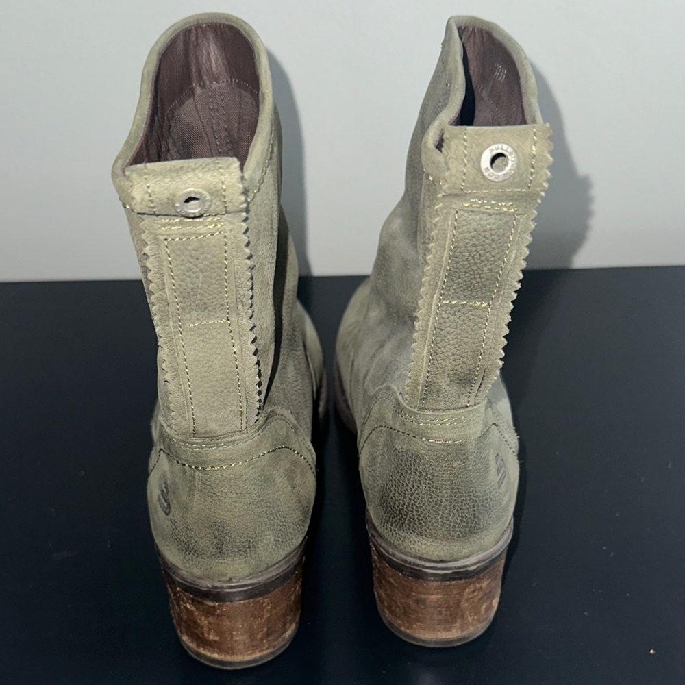 Elegant Olive Heeled Boots - Picture 2 of 3